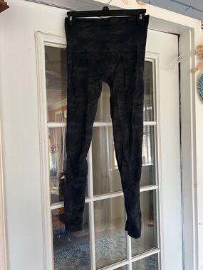 Women Black Camouflage Leggings